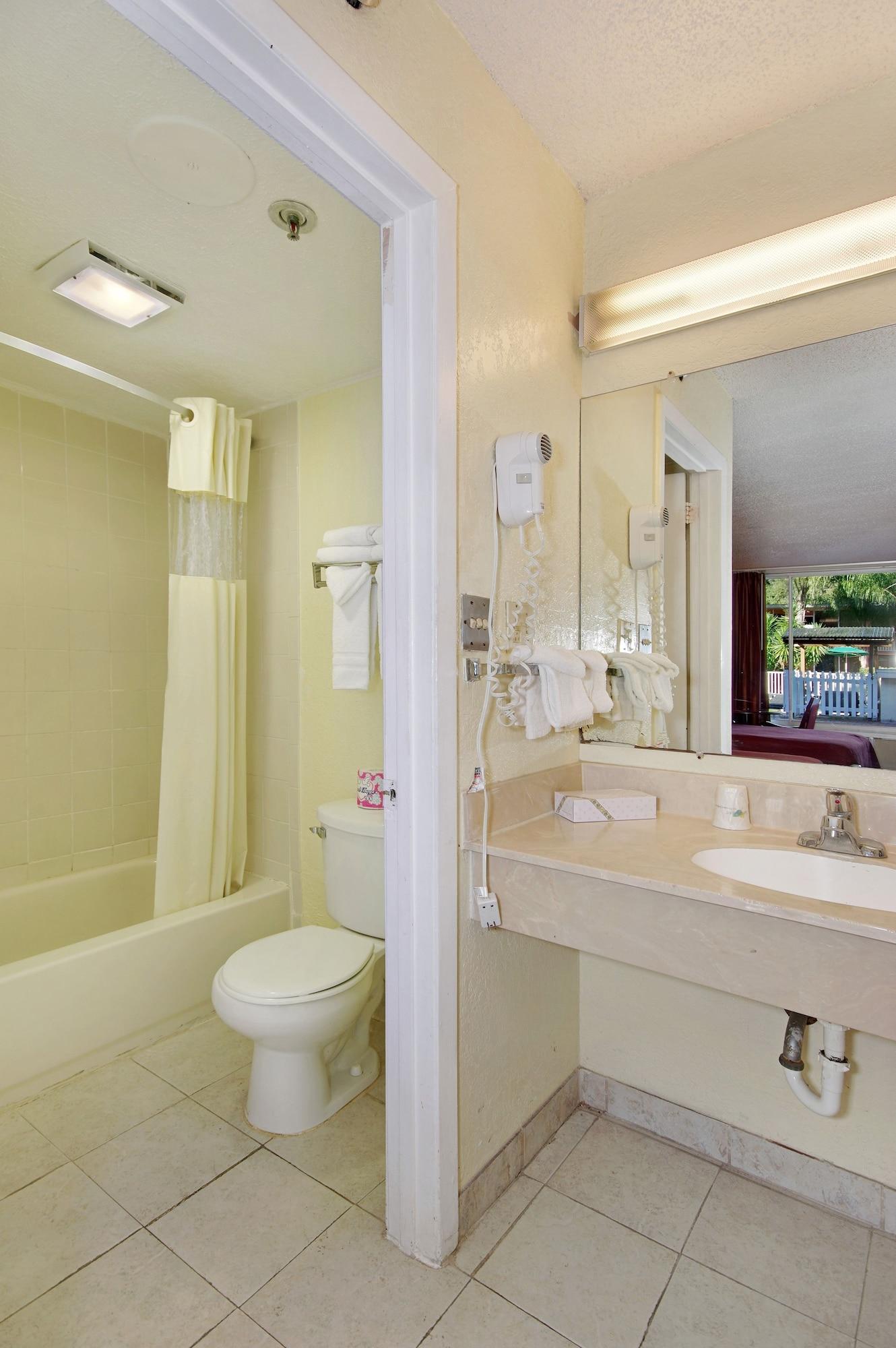 Howard Johnson By Wyndham Tropical Palms Kissimmee Ngoại thất bức ảnh